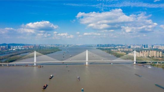 南京长江五桥:"我是江豚的好朋友"