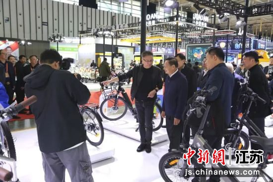 展会勾勒出行新图景。江苏省自行车电动车协会供图 展会勾勒出行新图景。江苏省自行车电动车协会供图