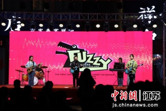 少儿乐队表演。环城街道供图 少儿乐队表演。环城街道供图