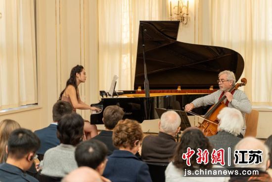 活动现场,中国《茉莉花》的婉转与巴赫复调的精妙交织。“南京周”组委会供图 活动现场,中国《茉莉花》的婉转与巴赫复调的精妙交织。“南京周”组委会供图