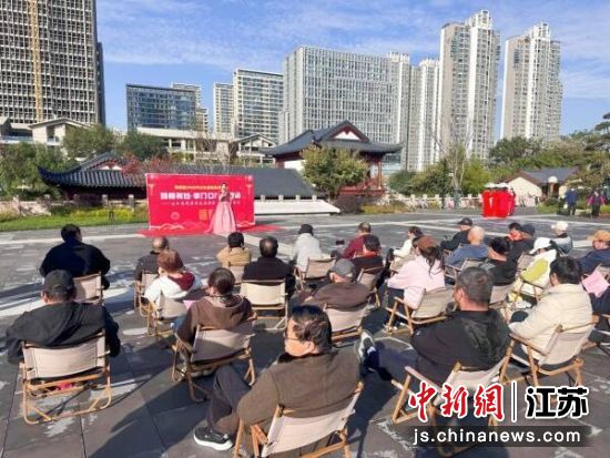 演出现场。黄楼街道 供图 演出现场。黄楼街道 供图