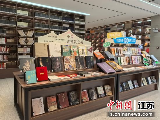 清音集活动现场;3、硕放街道图书馆精选古建筑相关书籍。硕放街道供图 清音集活动现场;3、硕放街道图书馆精选古建筑相关书籍。硕放街道供图