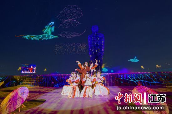 十周年庆典演出现场。拈花湾 供图 十周年庆典演出现场。拈花湾 供图