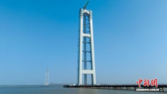 12月1日,张靖皋长江大桥迎来最新建设进展。江苏省交通工程建设局 供图 12月1日,张靖皋长江大桥迎来最新建设进展。江苏省交通工程建设局 供图