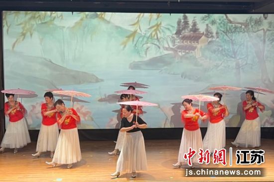 舞蹈《江南梦》。铜沛街道 供图 舞蹈《江南梦》。铜沛街道 供图