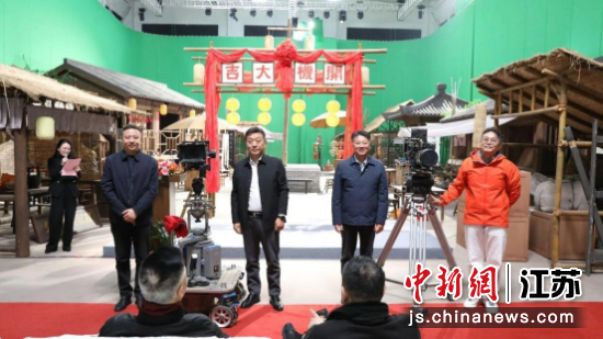 锡剧电影《苏东坡》开机仪式。江苏省演艺集团锡剧团 供图 锡剧电影《苏东坡》开机仪式。江苏省演艺集团锡剧团 供图