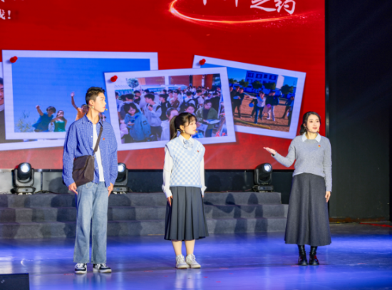 ΢���Ρ����ഺ֮�ʣ���ʱ��֮Լ�����Ķ�ʮ������ȫ���������˫�򱼸���