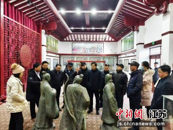 ��ѧ������Ա�ڰ�������С������� ��