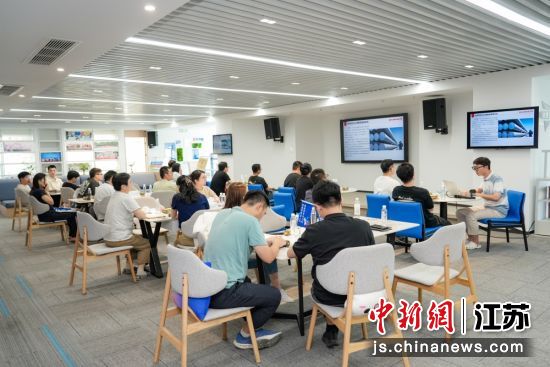 形成“园区即课堂、企业即展区”新格局。(资料图) 新安街道 供图 形成“园区即课堂、企业即展区”新格局。(资料图) 新安街道 供图