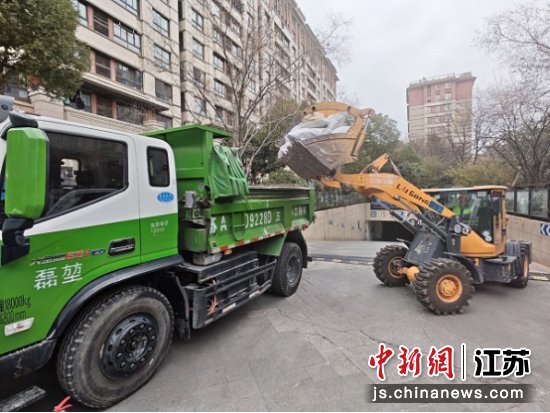 垃圾清运现场。南京市城市管理局 供图 垃圾清运现场。南京市城市管理局 供图