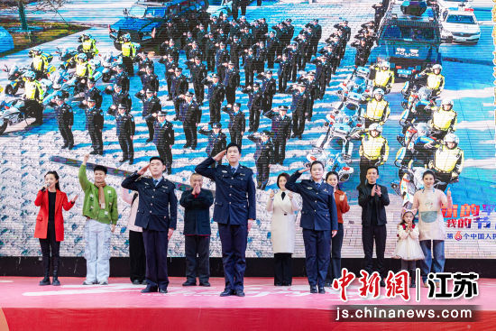 �γǹ����ײ�΢�̾硶��Ϯ�ɣ��¾��������ᡣ�γ��й����� ��ͼ