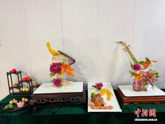 ���ݴ�ѧ�������ѧԺѧ��ʳ����Ʒչʾ���컪�� ��