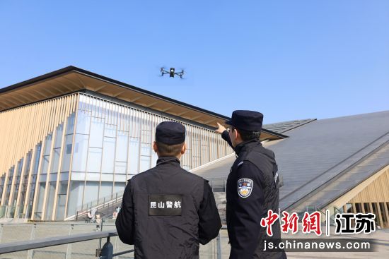 “地空一体”机制提升救援效能。昆山市公安局供图 “地空一体”机制提升救援效能。昆山市公安局供图