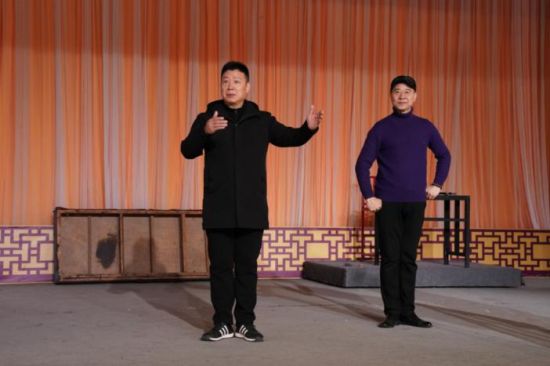 (���γ��л������������ڣ�Ϊ����չ�ݾ��Ĵ�ĥ�Ļ������ڽ�������������С���Ϊ���ס���������)