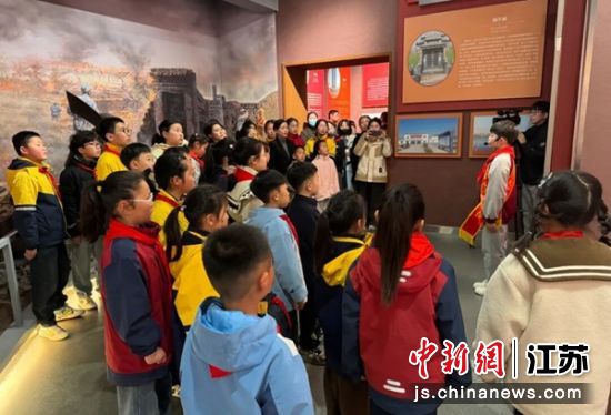 ��С���������ӡ�����Ӣ�ҹ��¡�������ί������ ��ͼ