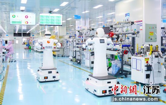 东台市聚焦产业高质量发展核心任务,以“智改数转网联”为重要抓手,持续推动制造业转型升级、提质增效,为城市长远发展积蓄强劲动能。东台市委宣传部 供图 东台市聚焦产业高质量发展核心任务,以“智改数转网联”为重要抓手,持续推动制造业转型升级、提质增效,为城市长远发展积蓄强劲动能。东台市委宣传部 供图