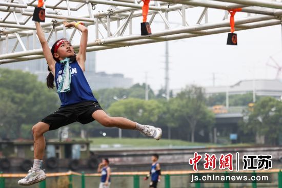 2026泰兰尼斯-斯巴达勇士儿童赛(无锡梁溪站)现场。无锡市梁溪文旅发展集团 供图 2026泰兰尼斯-斯巴达勇士儿童赛(无锡梁溪站)现场。无锡市梁溪文旅发展集团 供图