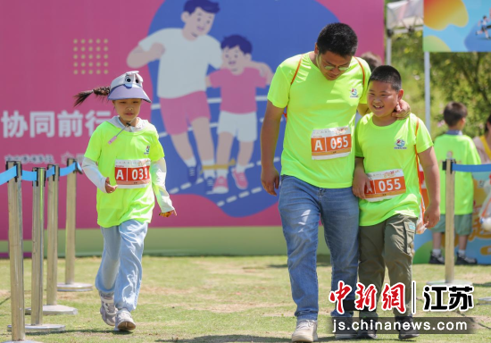�ҳ��뺢�Ӳ���Эͬǰ��Ȥζ���������������� �� ��