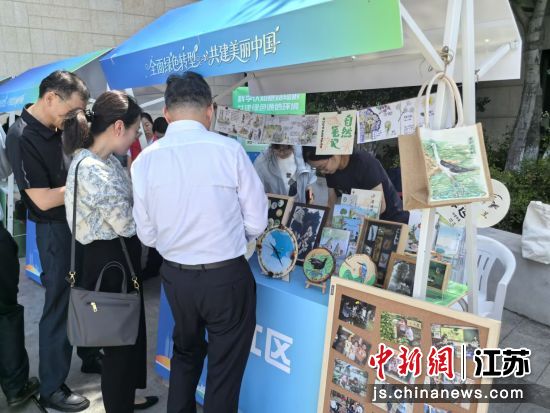 民众参与苏州市2026年六五环境日主场活动。钟升 摄 民众参与苏州市2026年六五环境日主场活动。钟升 摄