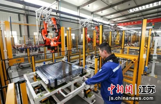 盐城经开区企业生产车间。盐城经开区党政办 供图 盐城经开区企业生产车间。盐城经开区党政办 供图