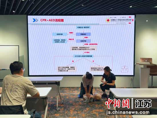送入车间的实操课,受到职工欢迎。金坛区总工会 供图 送入车间的实操课,受到职工欢迎。金坛区总工会 供图