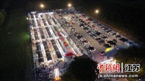 航拍盐都区神州路网红夜市。钱伟伟 摄 航拍盐都区神州路网红夜市。钱伟伟 摄