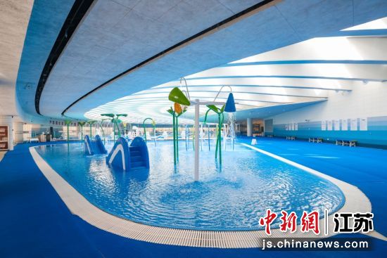 图为游泳馆戏水区。无锡太湖新城集团 供图 图为游泳馆戏水区。无锡太湖新城集团 供图