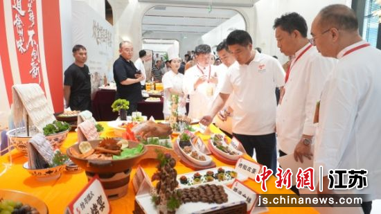 徐州彭祖伏羊节烹饪大赛现场。彭祖伏羊节组委会 供图 徐州彭祖伏羊节烹饪大赛现场。彭祖伏羊节组委会 供图
