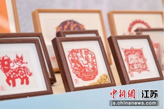 剪纸艺术作品展示。南京市体育局 供图 剪纸艺术作品展示。南京市体育局 供图