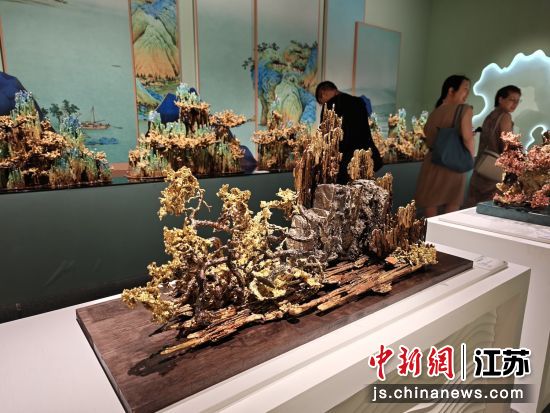 市民游客前往无锡博物院观展。孙权 摄 市民游客前往无锡博物院观展。孙权 摄