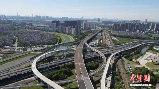 20日,南京建宁路长江隧道建成通车。 南京市公共工程建设中心 供图 20日,南京建宁路长江隧道建成通车。 南京市公共工程建设中心 供图