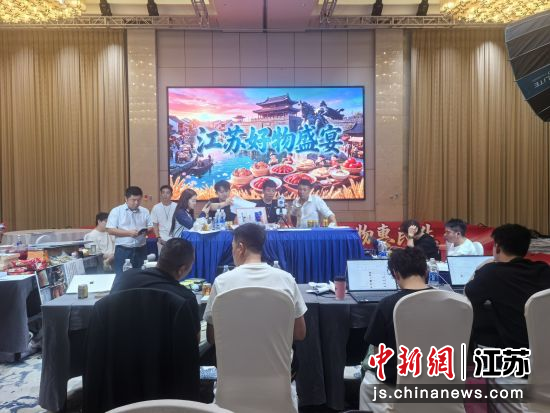直播现场。刘林 摄 直播现场。刘林 摄