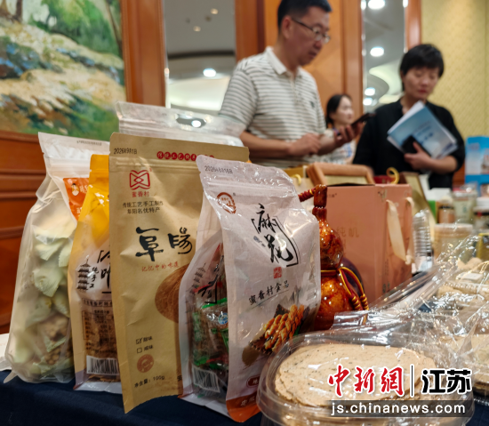 淮河安徽段特色商品展示。中新网记者 泱波 摄 淮河安徽段特色商品展示。中新网记者 泱波 摄