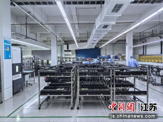 研扬科技打造全栈安全可靠智算硬件。 钟升 摄 研扬科技打造全栈安全可靠智算硬件。 钟升 摄