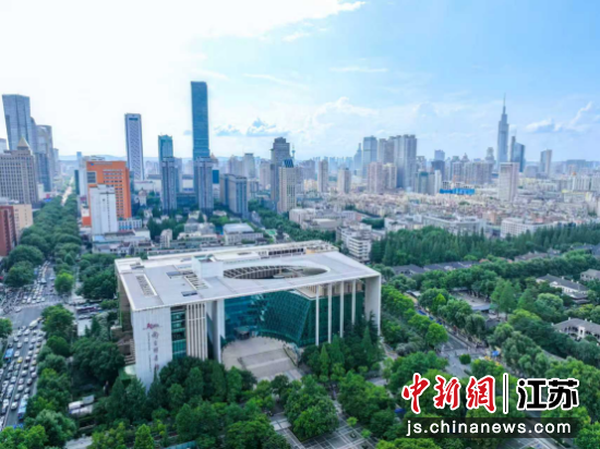 航拍南京长江路。南京市玄武区委宣传部 供图 航拍南京长江路。南京市玄武区委宣传部 供图