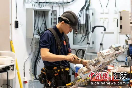 徐博在训练现场。盐城技师学院 供图 徐博在训练现场。盐城技师学院 供图