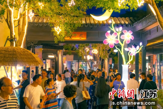 中秋假期,宜兴迎来大批游客。宜兴市文体广电和旅游局 供图 中秋假期,宜兴迎来大批游客。宜兴市文体广电和旅游局 供图