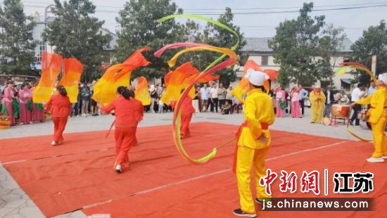 苏皖省际文明共建李集大集文艺汇演现场。冯威 摄 苏皖省际文明共建李集大集文艺汇演现场。冯威 摄