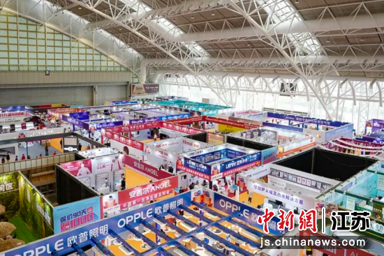 第16届蓝装家博会现场。南京国际展览中心供图 第16届蓝装家博会现场。南京国际展览中心供图