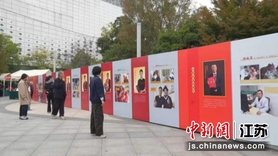 新时代文明实践市集。朱申 摄 新时代文明实践市集。朱申 摄