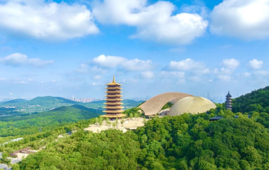 航拍牛首山。张明 摄