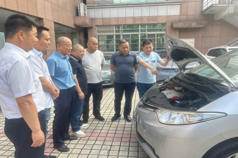 驾驶员讲安全。浦口烟草供图