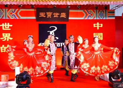 新疆异域风情歌舞醉倒南京观众_文章信息_福