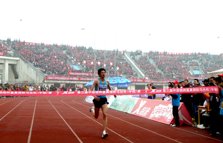 全民健身与奥运同行万人古城扬州享受马拉松