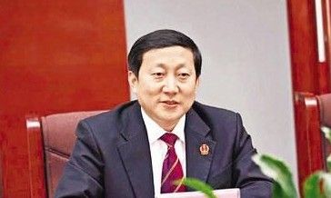 关于王旭光:学术型法官被赞有范儿的毕业论文格式范文