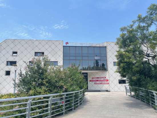 社会治理综合服务中心外景。万石镇供图