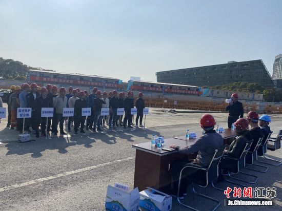 该演练致力提高突发事件处置能力,增强建设者安全管理意识。代月 摄