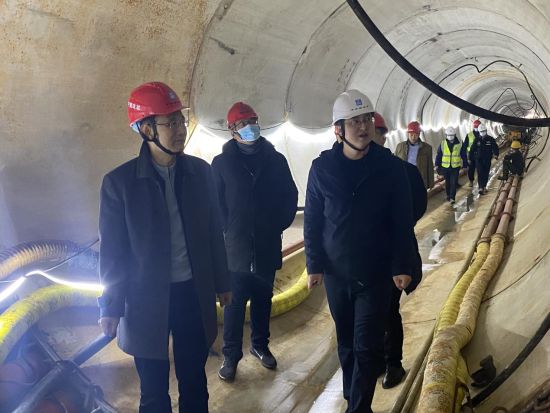 该项目采用泥水平衡硬岩顶管施工工艺进行施工。