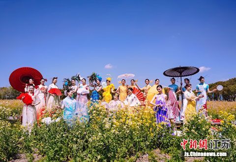 千灯油菜花节启幕 千亩花海描绘文旅新貌