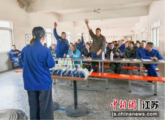 ���ۿ��Ի��ڣ�ѡ���ǻ����ش����⡣��ѩϼ ��